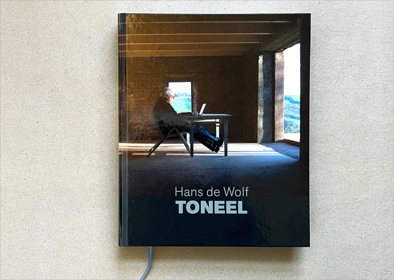 boek-typografie-toneel-hans-de-wolf-utrecht-koduijn-grafisch-ontwerpers-01.jpg